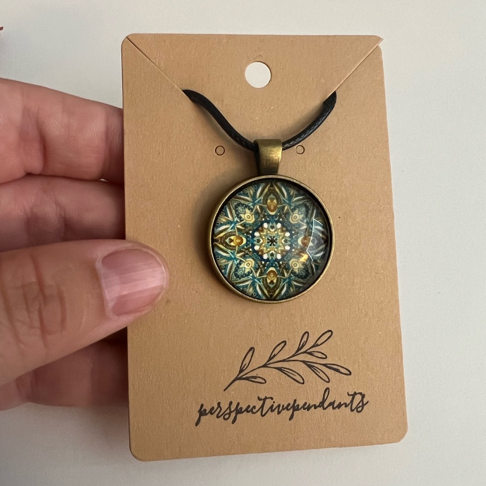 Handmade Cabochon Pendant Necklace 🌿